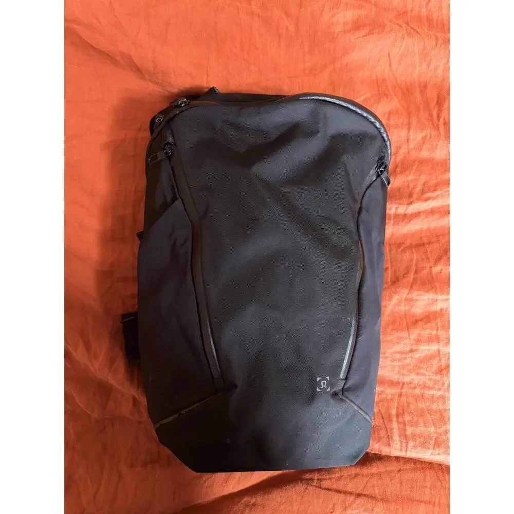 Lululemon More Miles Active Backpack 17L Black